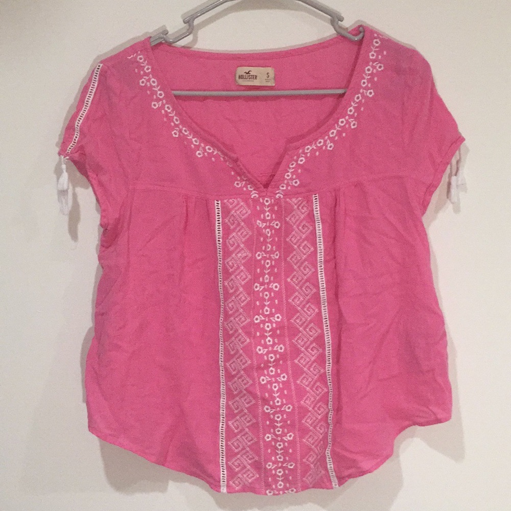 🔴Hollister women’s pink embroidered shirt size S